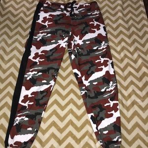 ( NWOT ) 2X camouflage Joggers